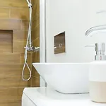 Praca 44 Апартаменти